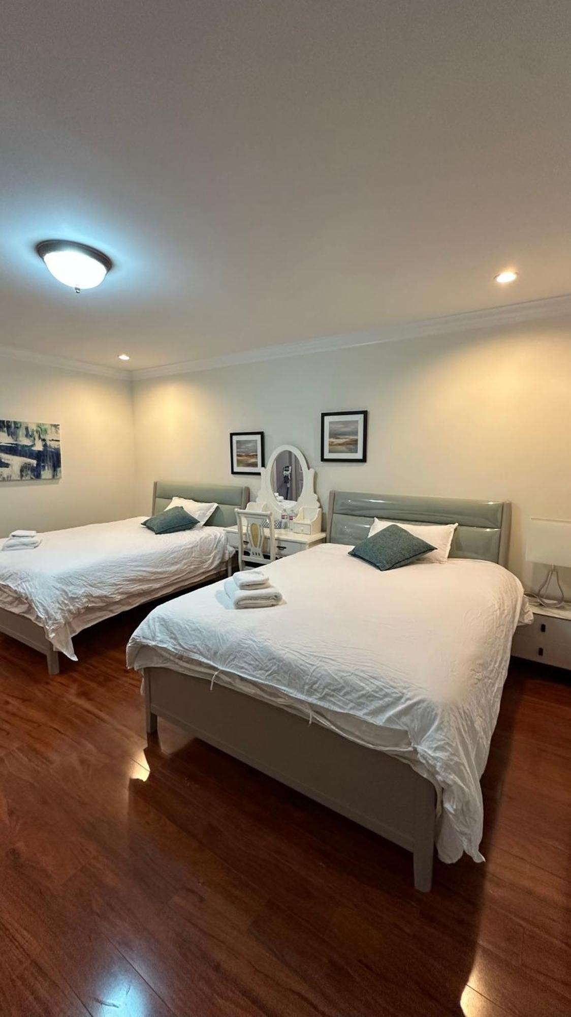 Luxurious Getaway In Vancouver-Private Room With Attached Bathroom Buitenkant foto